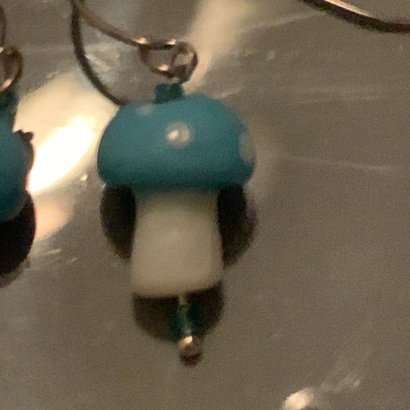 EARRINGS - Picture 2 of 2